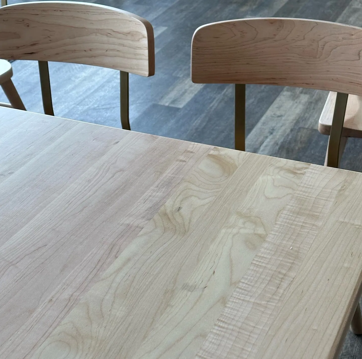 Clean Strip Plank Classic Maple Restaurant Table Top Custom Sizes