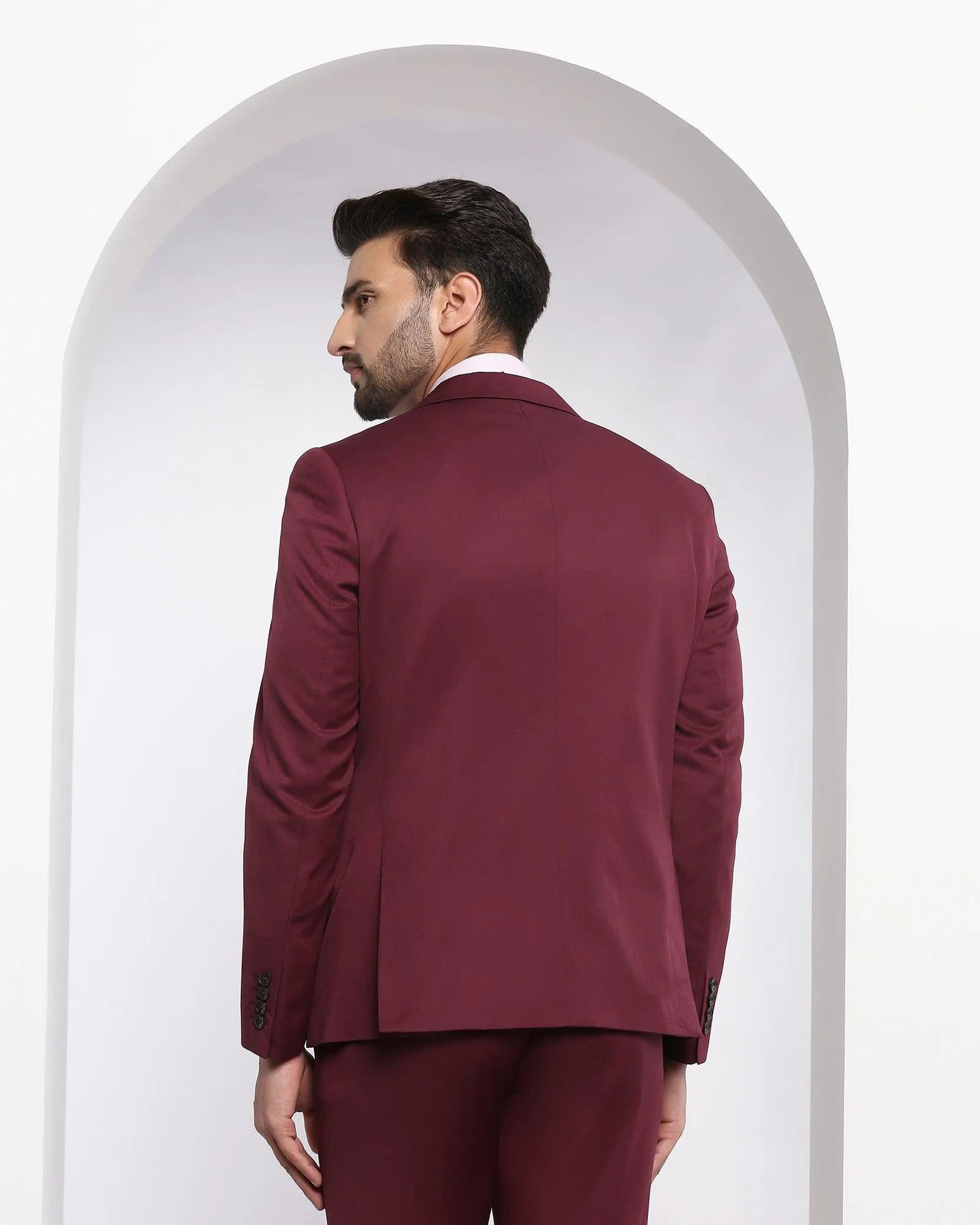 Multitude 6X Maroon Solid Formal Suit - Throne