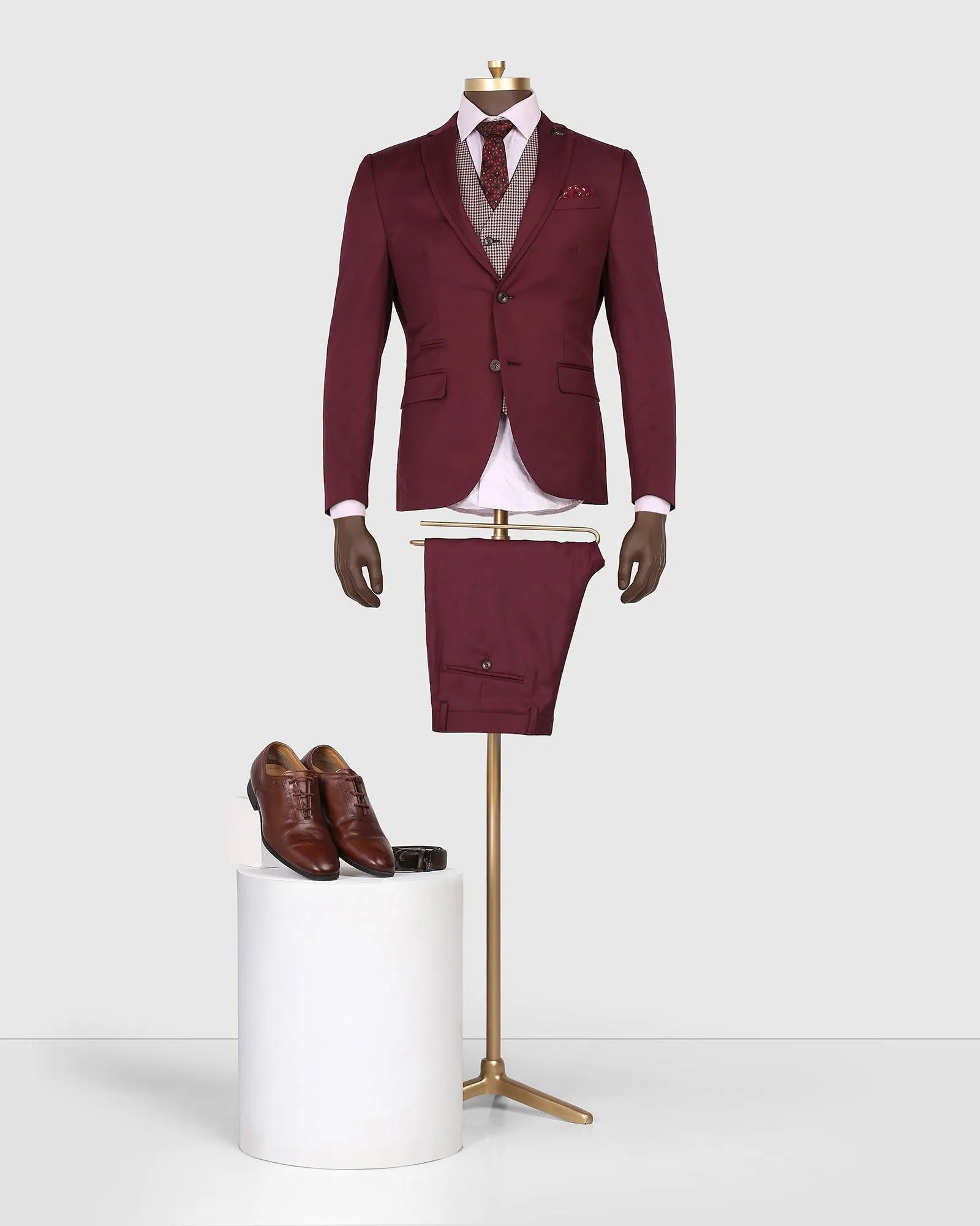 Multitude 6X Maroon Solid Formal Suit - Throne