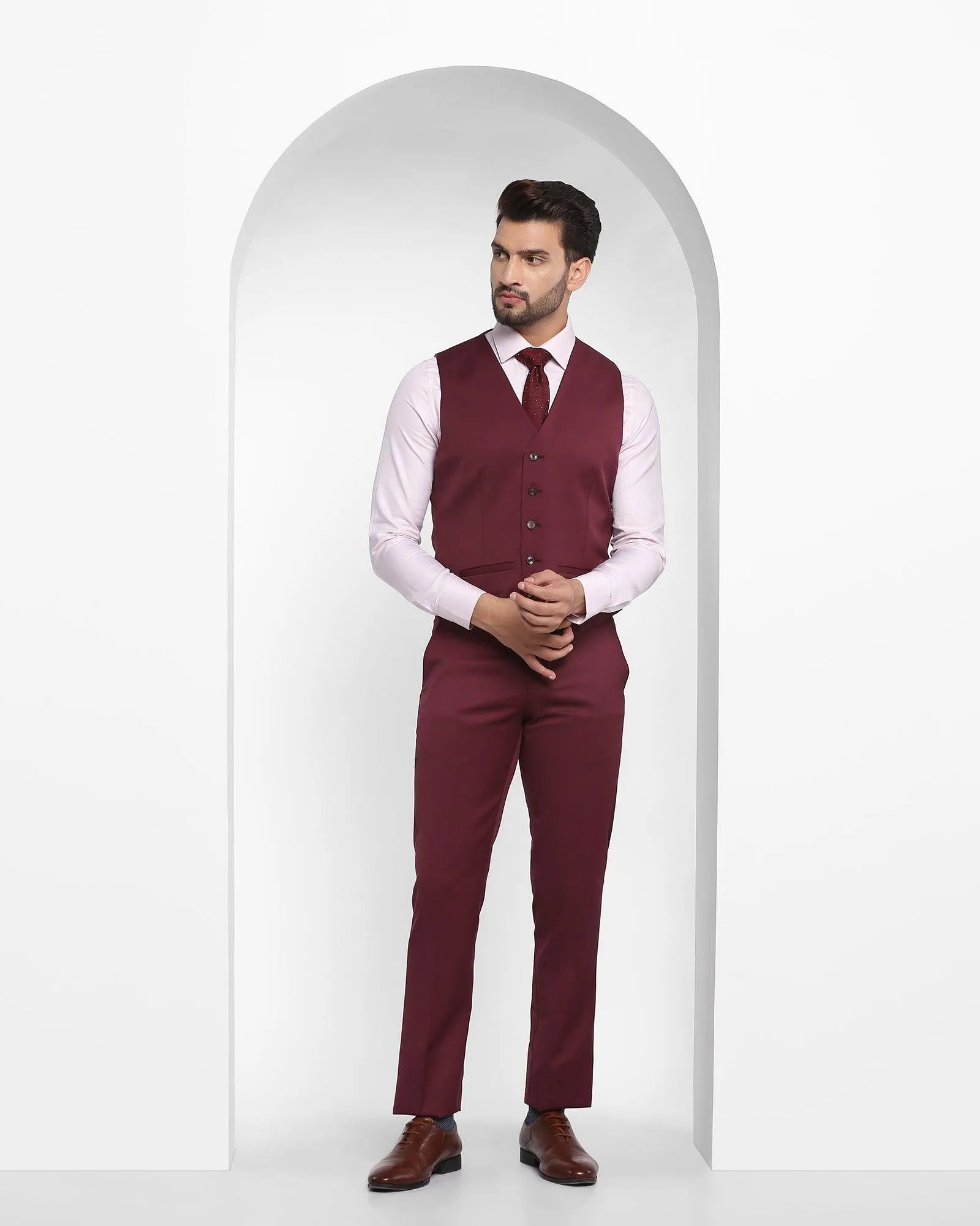 Multitude 6X Maroon Solid Formal Suit - Throne