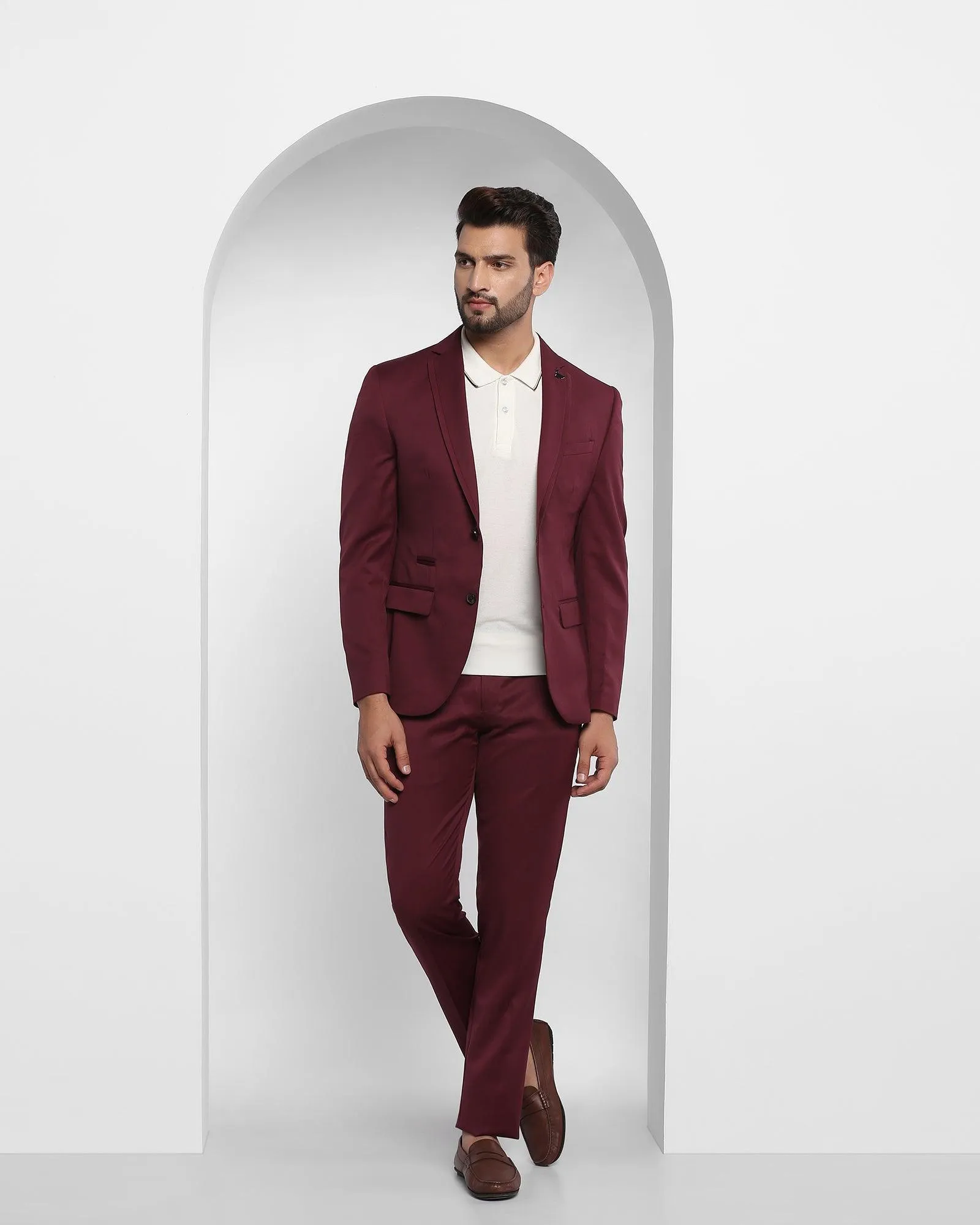 Multitude 6X Maroon Solid Formal Suit - Throne